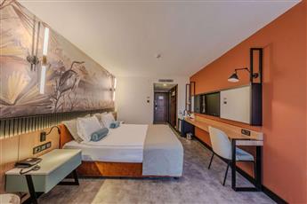 Best Western Plus Khan Hotel 4*