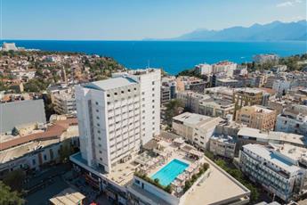 Best Western Plus Khan Hotel