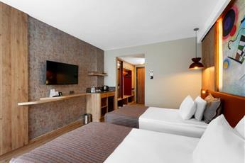 Best Western Plus Khan Hotel