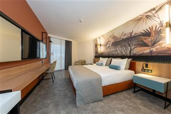 Best Western Plus Khan Hotel
