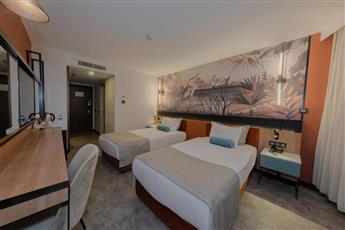 Best Western Plus Khan Hotel