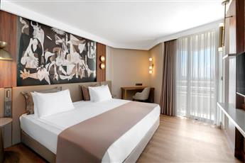 Best Western Plus Khan Hotel