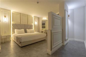 Best Western Plus Khan Hotel