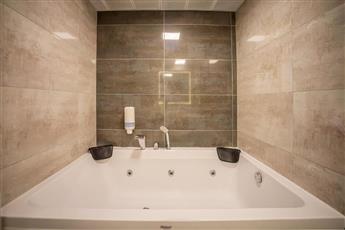Best Western Plus Khan Hotel