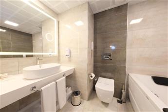 Best Western Plus Khan Hotel