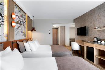 Best Western Plus Khan Hotel