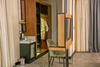 Best Western Plus Khan Hotel