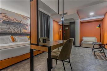 Best Western Plus Khan Hotel