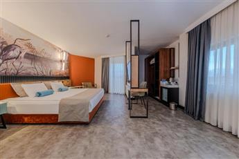 Best Western Plus Khan Hotel
