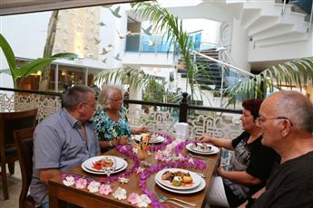 Blue Wave Suite Hotel 4*