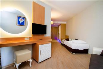 Blue Wave Suite Hotel