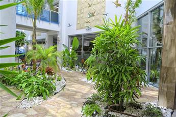 Blue Wave Suite Hotel