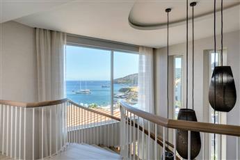 Caresse a Luxury Collection Resort & Spa
