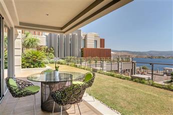 Caresse a Luxury Collection Resort & Spa