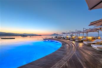 Caresse a Luxury Collection Resort & Spa