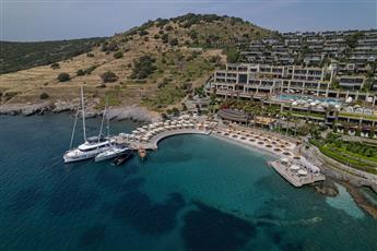 Caresse a Luxury Collection Resort & Spa