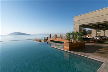Caresse a Luxury Collection Resort & Spa