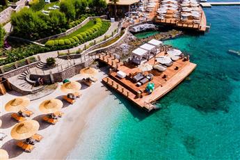 Caresse a Luxury Collection Resort & Spa