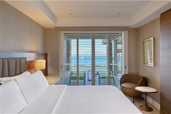 Caresse a Luxury Collection Resort & Spa