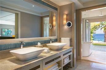 Caresse a Luxury Collection Resort & Spa
