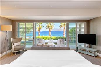 Caresse a Luxury Collection Resort & Spa