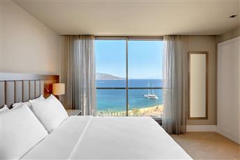 Caresse a Luxury Collection Resort & Spa