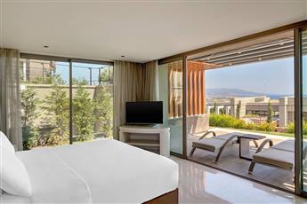 Caresse a Luxury Collection Resort & Spa