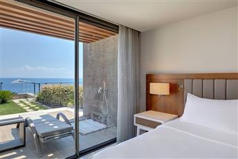 Caresse a Luxury Collection Resort & Spa