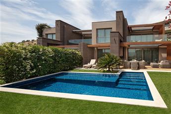Caresse a Luxury Collection Resort & Spa