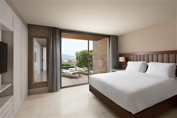 Caresse a Luxury Collection Resort & Spa