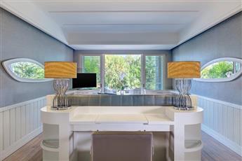 Caresse a Luxury Collection Resort & Spa