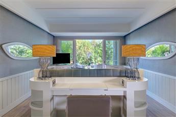 Caresse a Luxury Collection Resort & Spa