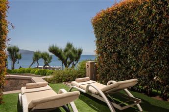 Caresse a Luxury Collection Resort & Spa