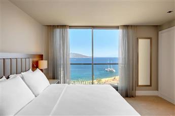 Caresse a Luxury Collection Resort & Spa