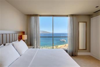 Caresse a Luxury Collection Resort & Spa