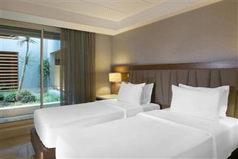 Caresse a Luxury Collection Resort & Spa