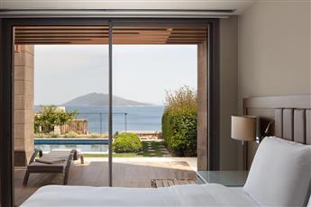 Caresse a Luxury Collection Resort & Spa