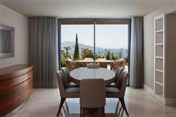 Caresse a Luxury Collection Resort & Spa