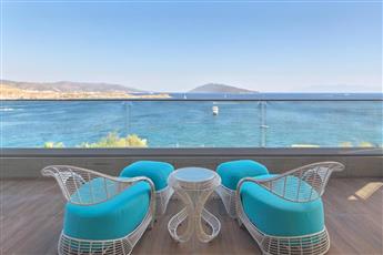 Caresse a Luxury Collection Resort & Spa