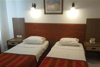 Carmen Suite Hotel 3*