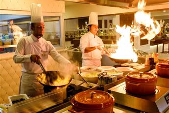 Castival Hotel Side 5*