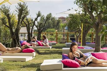 Castival Hotel Side