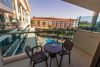 Castival Hotel Side