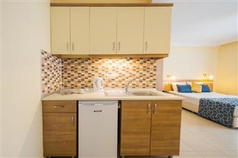 Catty Cats Garden Hotel 4*