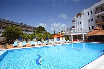Catty Cats Garden Hotel 4*
