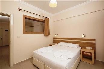 Catty Cats Garden Hotel 4*