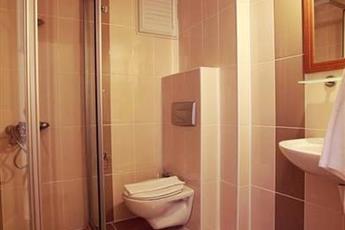 Catty Cats Garden Hotel 4*