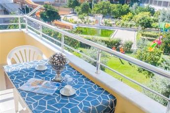Catty Cats Garden Hotel