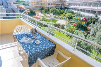 Catty Cats Garden Hotel