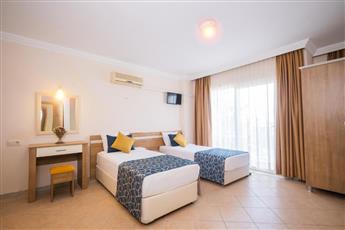 Catty Cats Garden Hotel